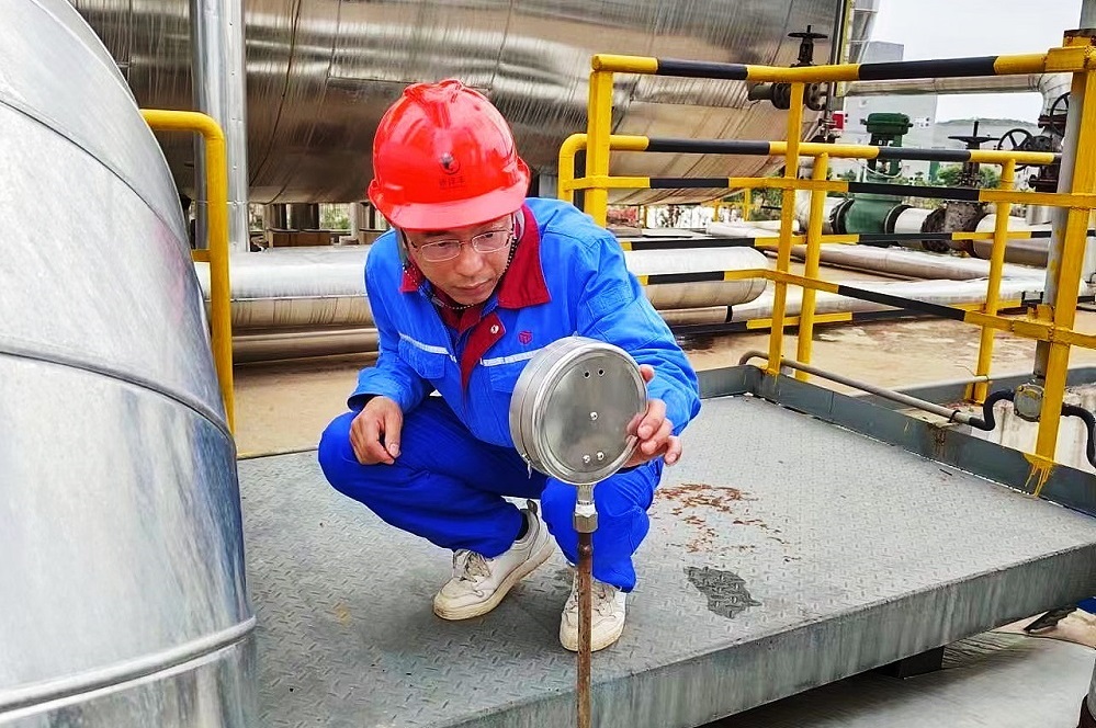 2021年度集团劳动模范、宜昌betway88西汉姆联硫酸厂硫酸车间主任吴启国吴启国.jpg 2021年度集团劳动模范、宜昌betway88西汉姆联硫酸厂硫酸车间主任吴启国吴启国.jpg